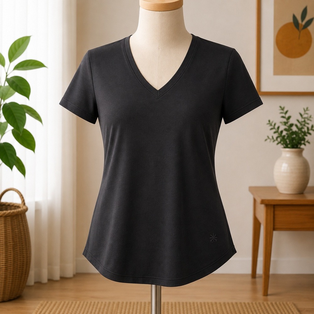 NWOT Isaac Mizrahi Live Essentials Top Womens S Black V-Neck Short Sleeve Snag